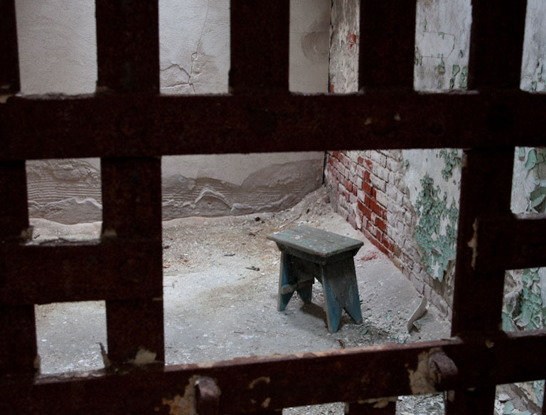 ES Penitentiary 4